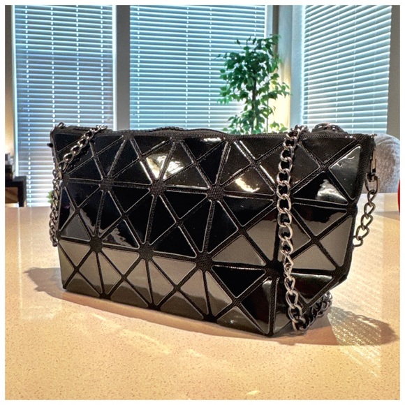 Issey Miyake Bao Bao ‘Carton’ Shoulder Bag. Black - Picture 10 of 10